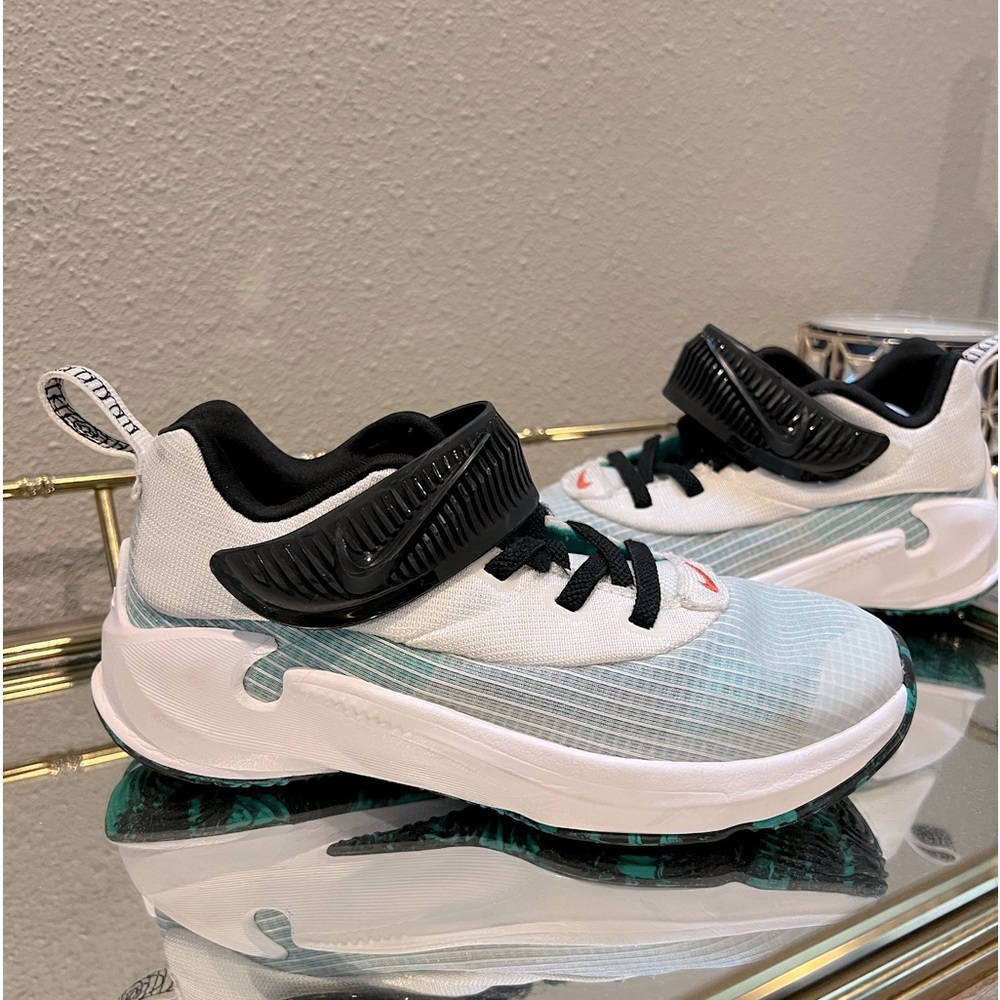 Giannis Antetokounmpo kids shoes size 13c